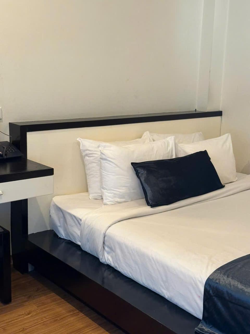 Rising Dragon Hotel Ханой Экстерьер фото